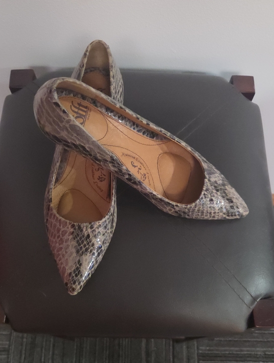 Sofft Shoes - Sofft Snake-Print Pointed Flats in Gray and Brown